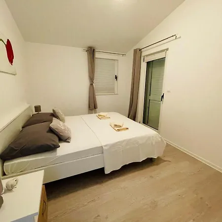 Barbara - Modern House With A Private Swimming Pool Kastel Novi
