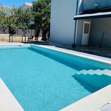 Barbara - Modern House With A Private Swimming Pool Holiday home *