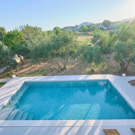 Barbara - Modern House With A Private Swimming Pool Holiday home *
