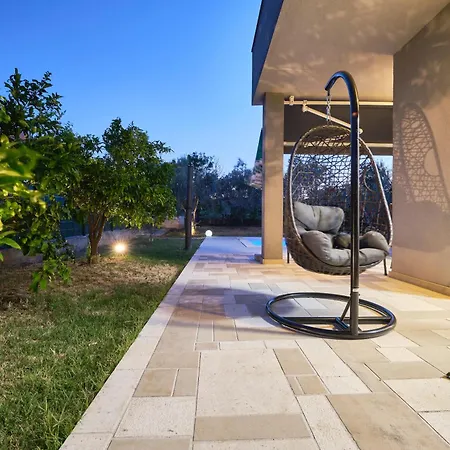 Barbara - Modern House With A Private Swimming Pool