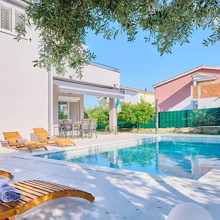 Barbara - Modern House With A Private Swimming Pool Holiday home