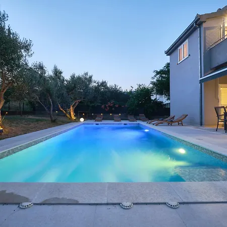 Barbara - Modern House With A Private Swimming Pool Сasa de vacaciones