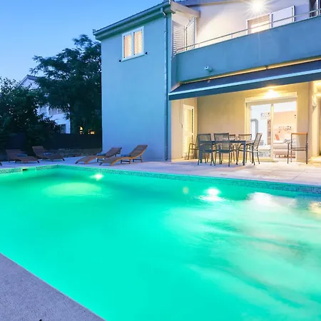 Holiday home Barbara - Modern House With A Private Swimming Pool