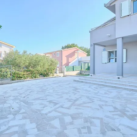 Barbara - Modern House With A Private Swimming Pool Holiday home *