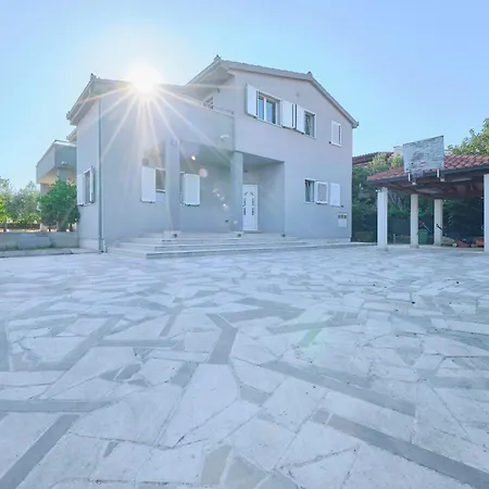 Barbara - Modern House With A Private Swimming Pool * Kaštel Novi
