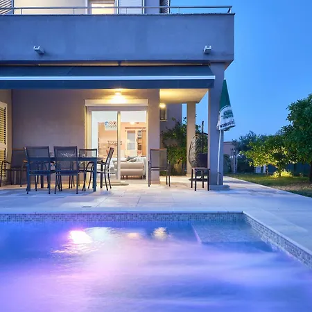 Barbara - Modern House With A Private Swimming Pool