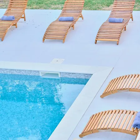 Barbara - Modern House With A Private Swimming Pool Сasa de vacaciones
