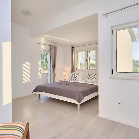 Barbara - Modern House With A Private Swimming Pool Сasa de vacaciones *