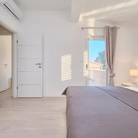 Barbara - Modern House With A Private Swimming Pool Holiday home Kastel Novi