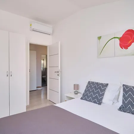 Сasa de vacaciones Barbara - Modern House With A Private Swimming Pool Kaštel Novi