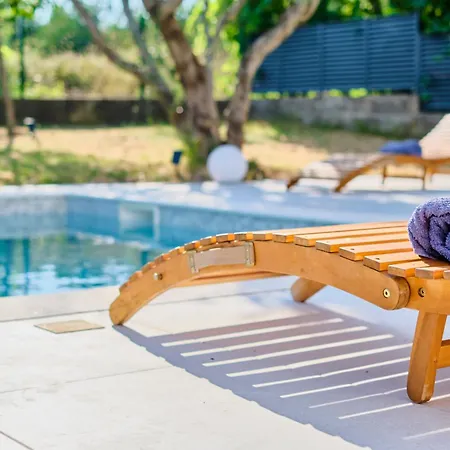 Сasa de vacaciones Barbara - Modern House With A Private Swimming Pool